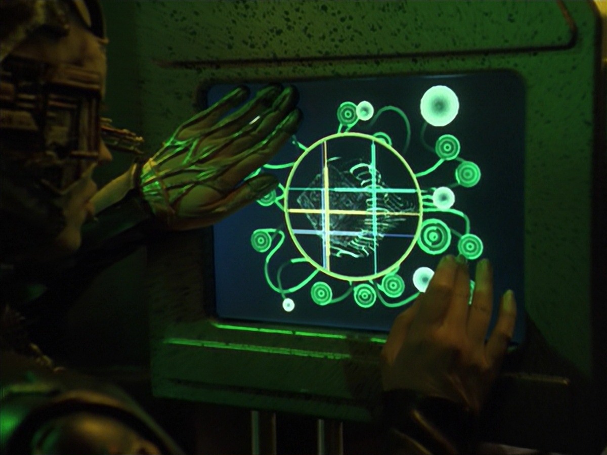 extant_StarTrek_VOY_7x11-Shattered_1581.jpg