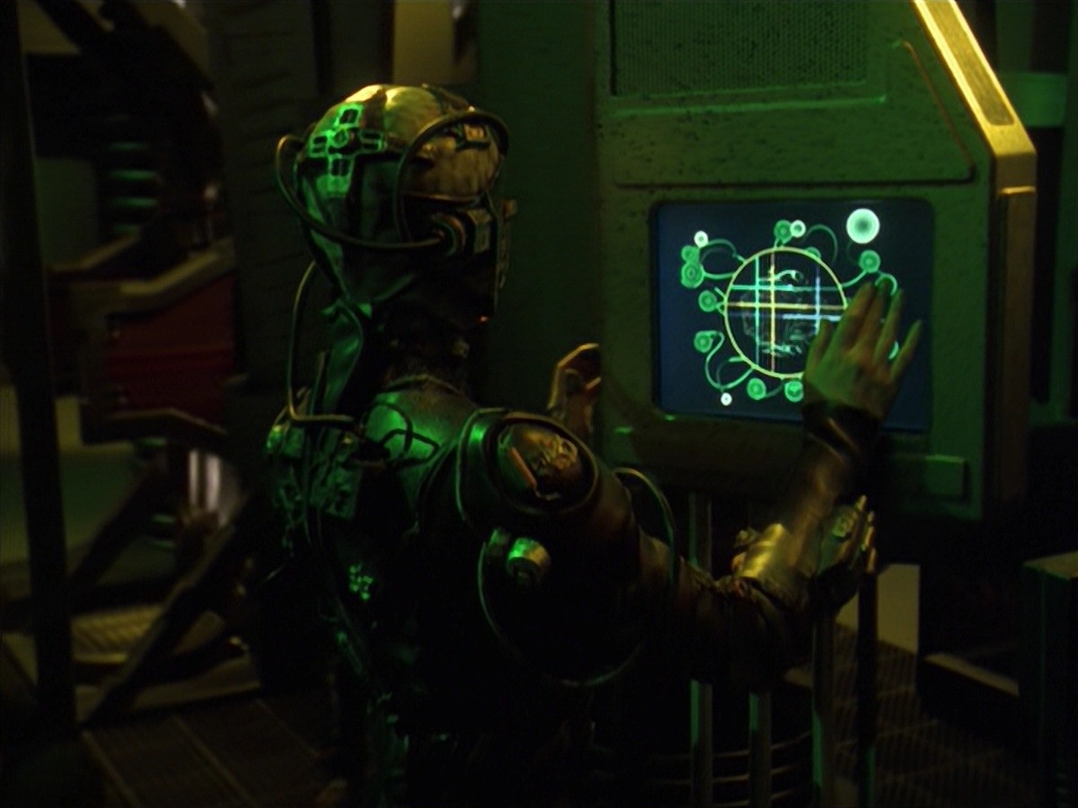 extant_StarTrek_VOY_7x11-Shattered_1585.jpg