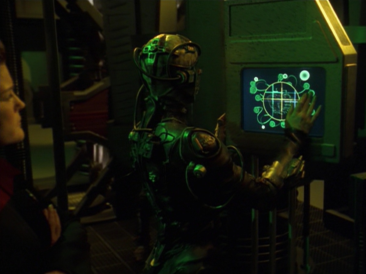 extant_StarTrek_VOY_7x11-Shattered_1586.jpg