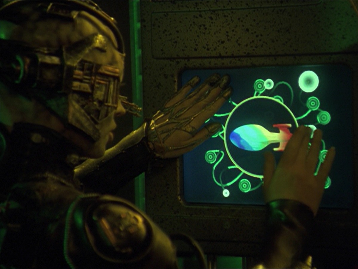 extant_StarTrek_VOY_7x11-Shattered_1604.jpg