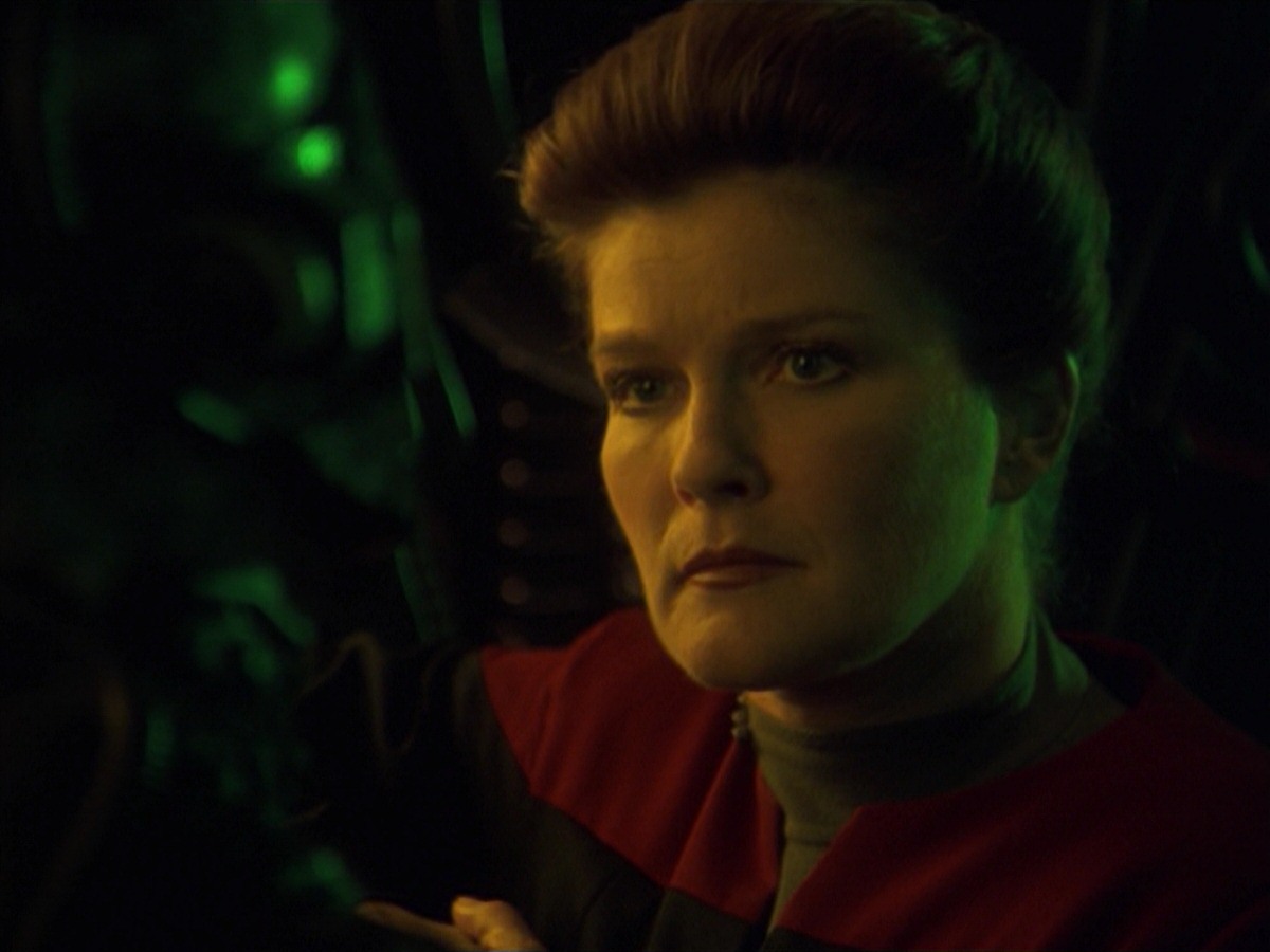 extant_StarTrek_VOY_7x11-Shattered_1630.jpg