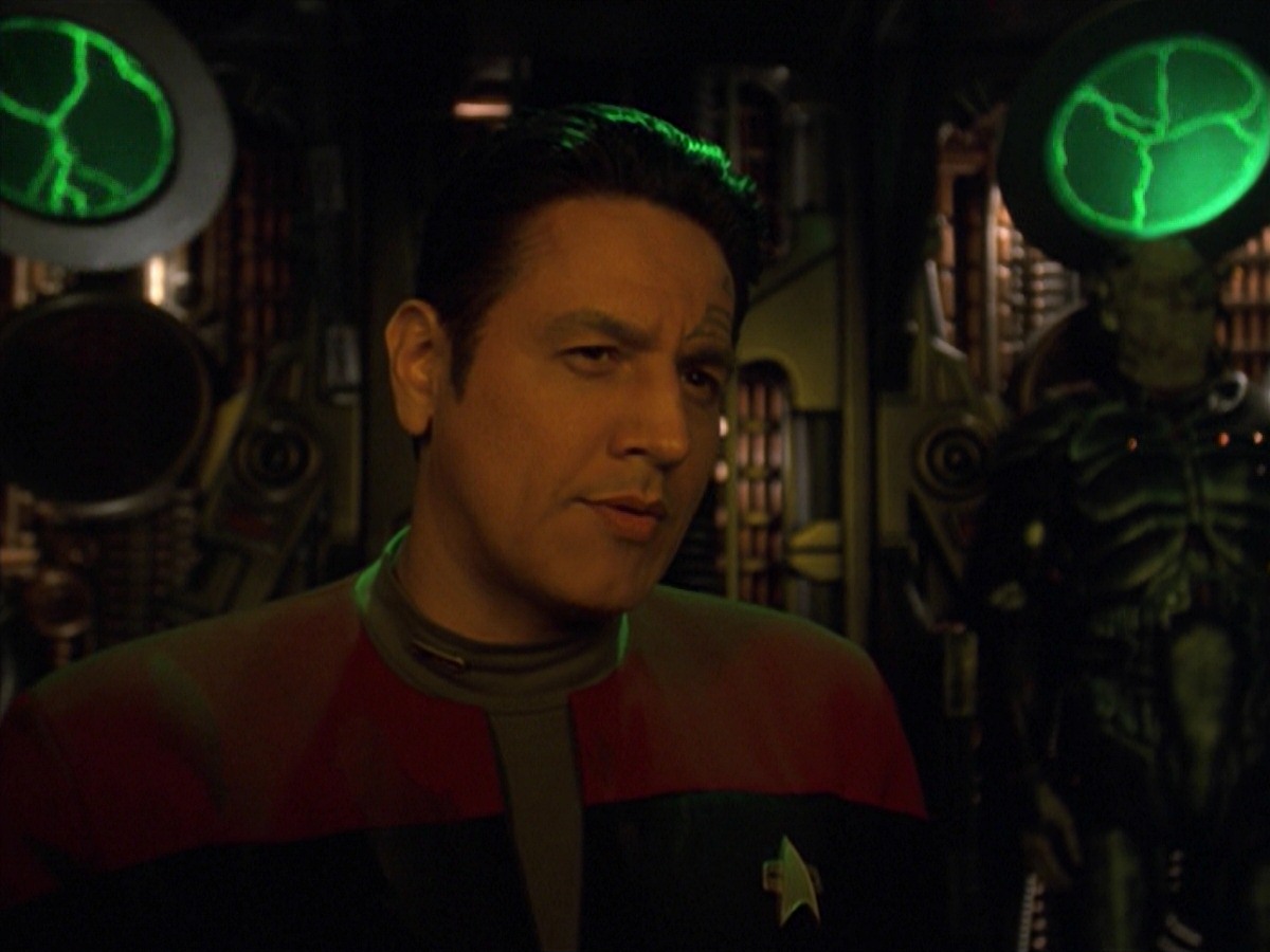 extant_StarTrek_VOY_7x11-Shattered_1637.jpg