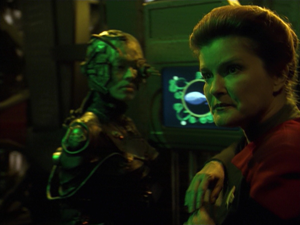 extant_StarTrek_VOY_7x11-Shattered_1646.jpg