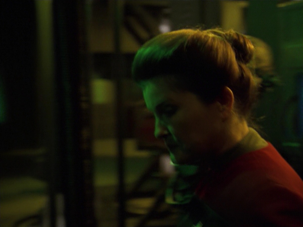 extant_StarTrek_VOY_7x11-Shattered_1647.jpg