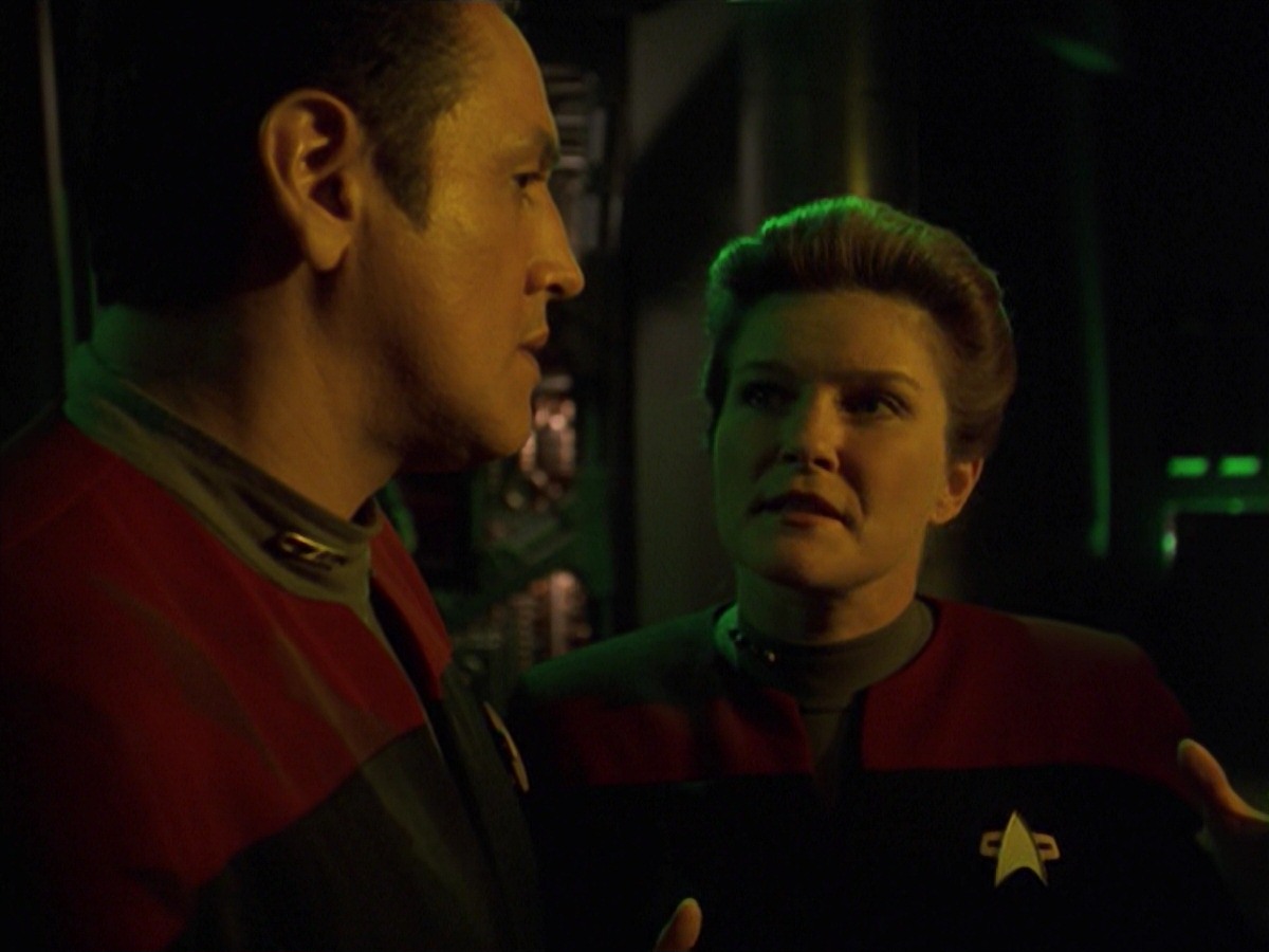 extant_StarTrek_VOY_7x11-Shattered_1653.jpg