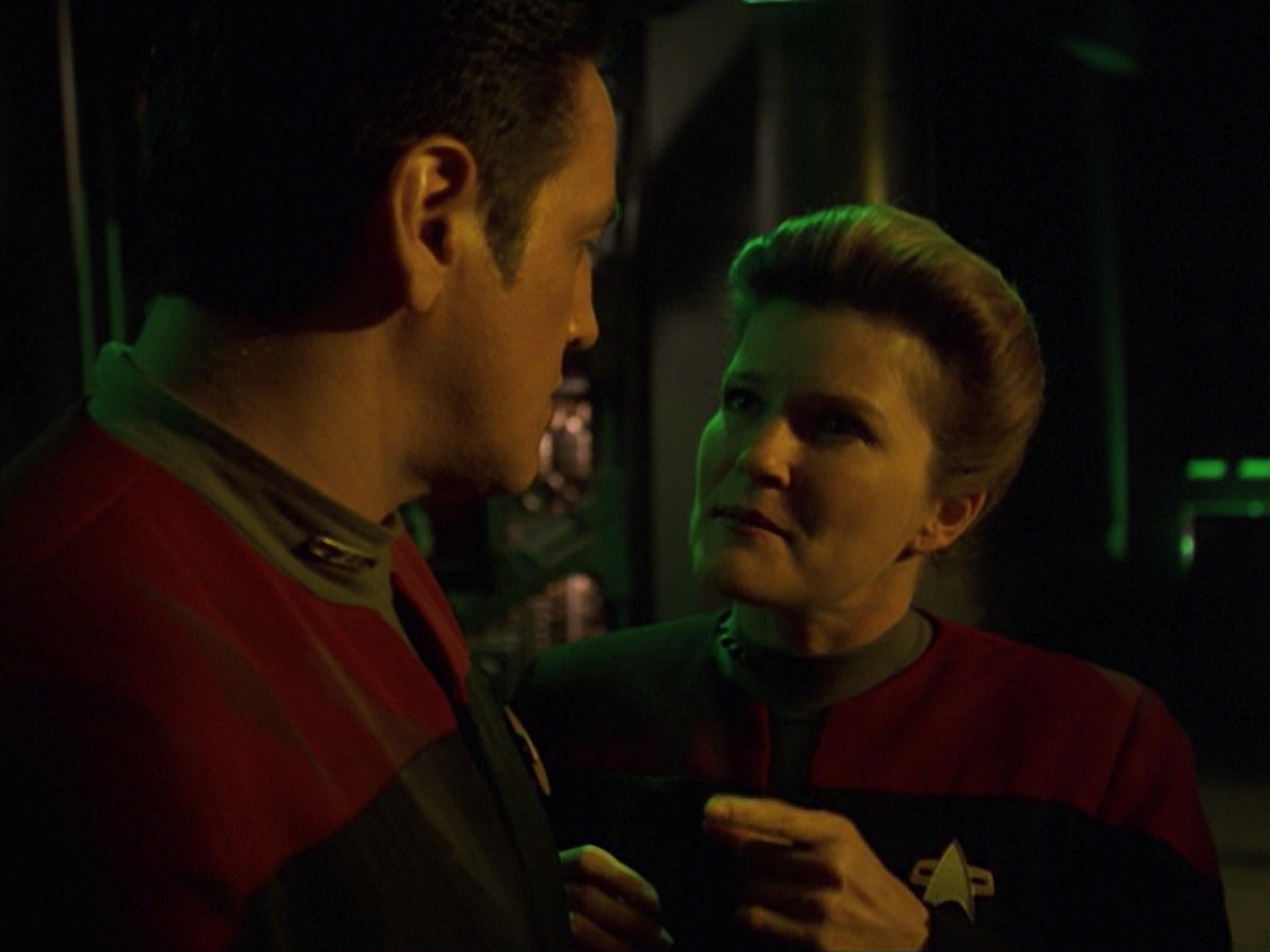 extant_StarTrek_VOY_7x11-Shattered_1660.jpg