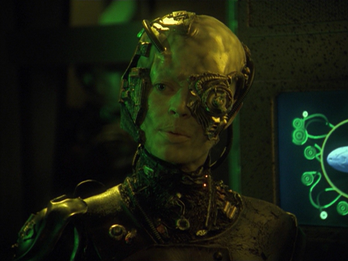 extant_StarTrek_VOY_7x11-Shattered_1664.jpg