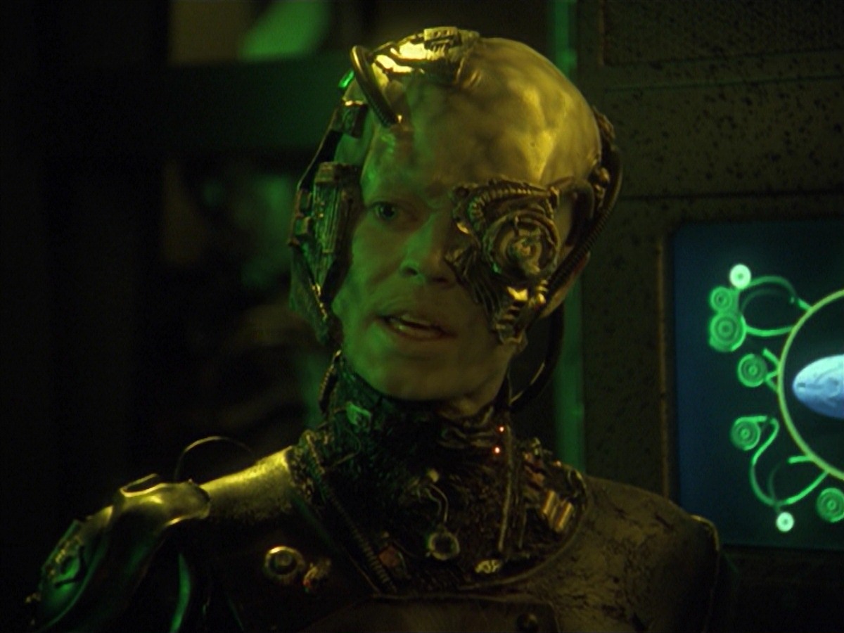 extant_StarTrek_VOY_7x11-Shattered_1665.jpg