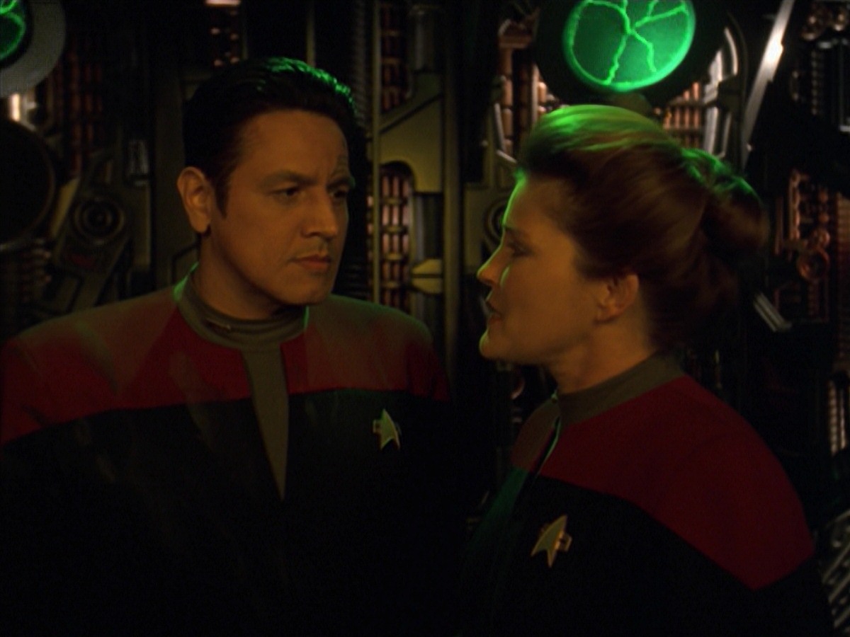 extant_StarTrek_VOY_7x11-Shattered_1671.jpg