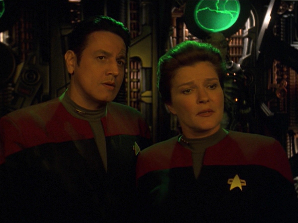 extant_StarTrek_VOY_7x11-Shattered_1677.jpg