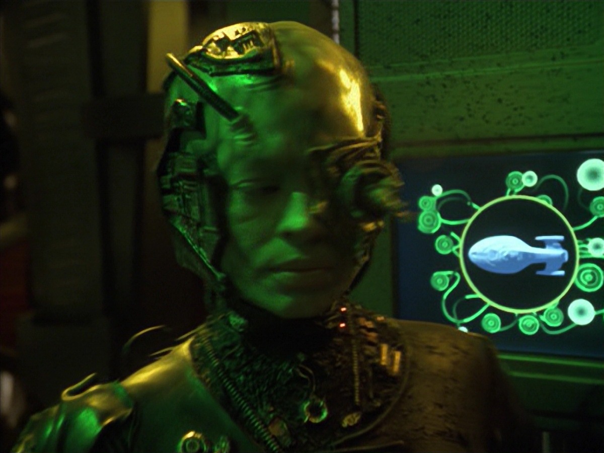 extant_StarTrek_VOY_7x11-Shattered_1699.jpg