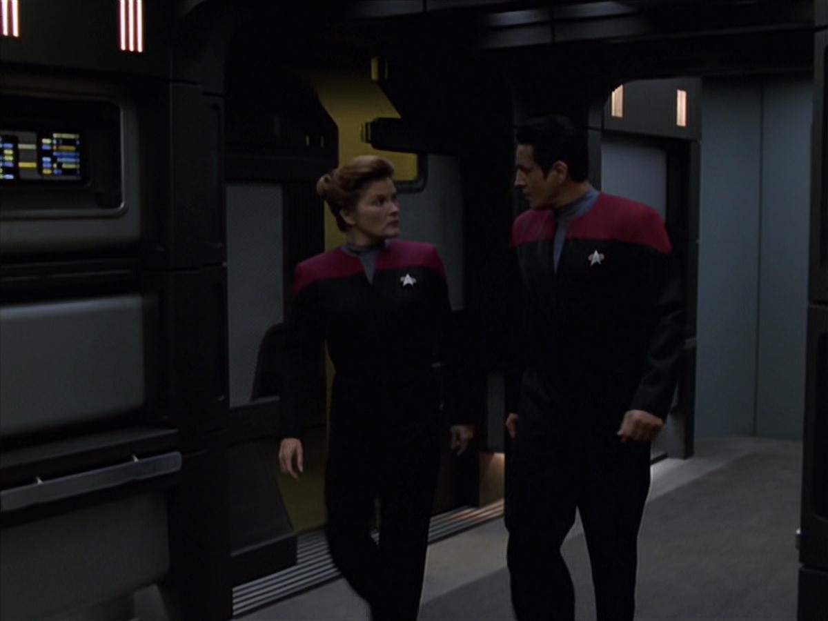 extant_StarTrek_VOY_7x11-Shattered_1706.jpg
