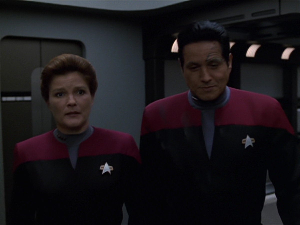 extant_StarTrek_VOY_7x11-Shattered_1723.jpg