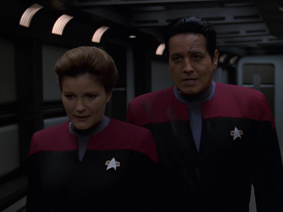 extant_StarTrek_VOY_7x11-Shattered_1733.jpg