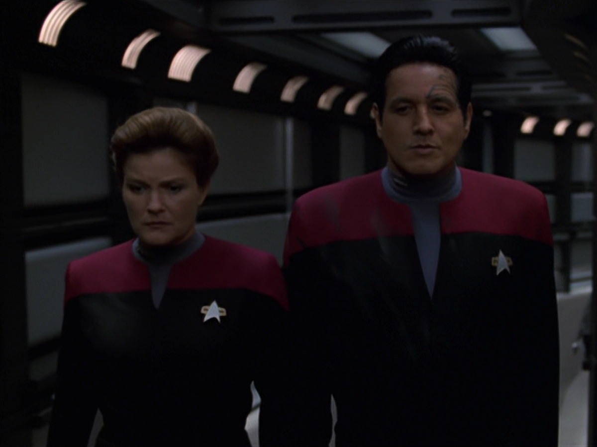 extant_StarTrek_VOY_7x11-Shattered_1739.jpg