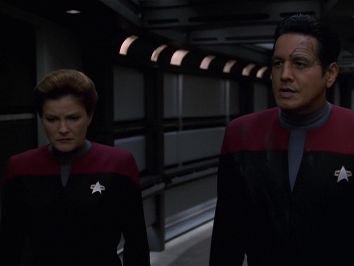 extant_StarTrek_VOY_7x11-Shattered_1742.jpg