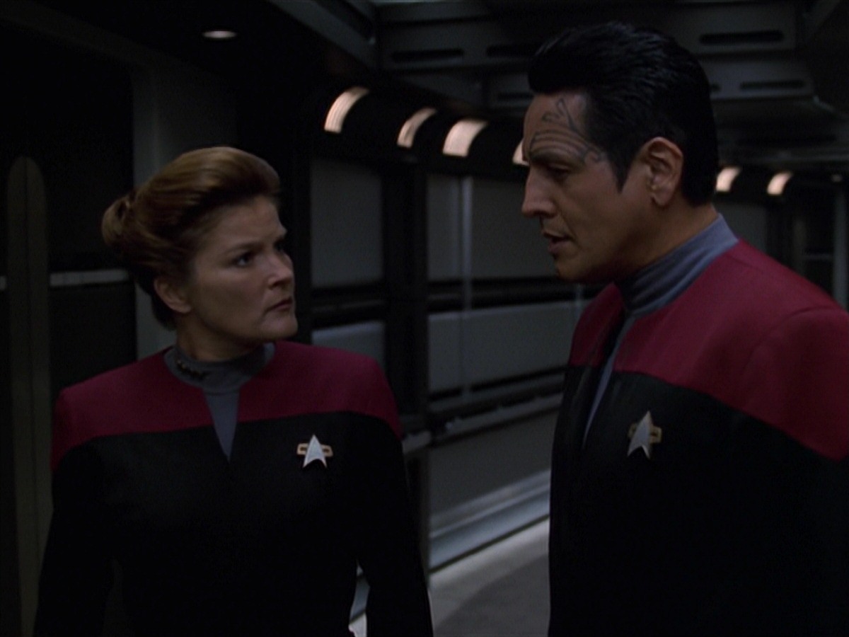 extant_StarTrek_VOY_7x11-Shattered_1745.jpg