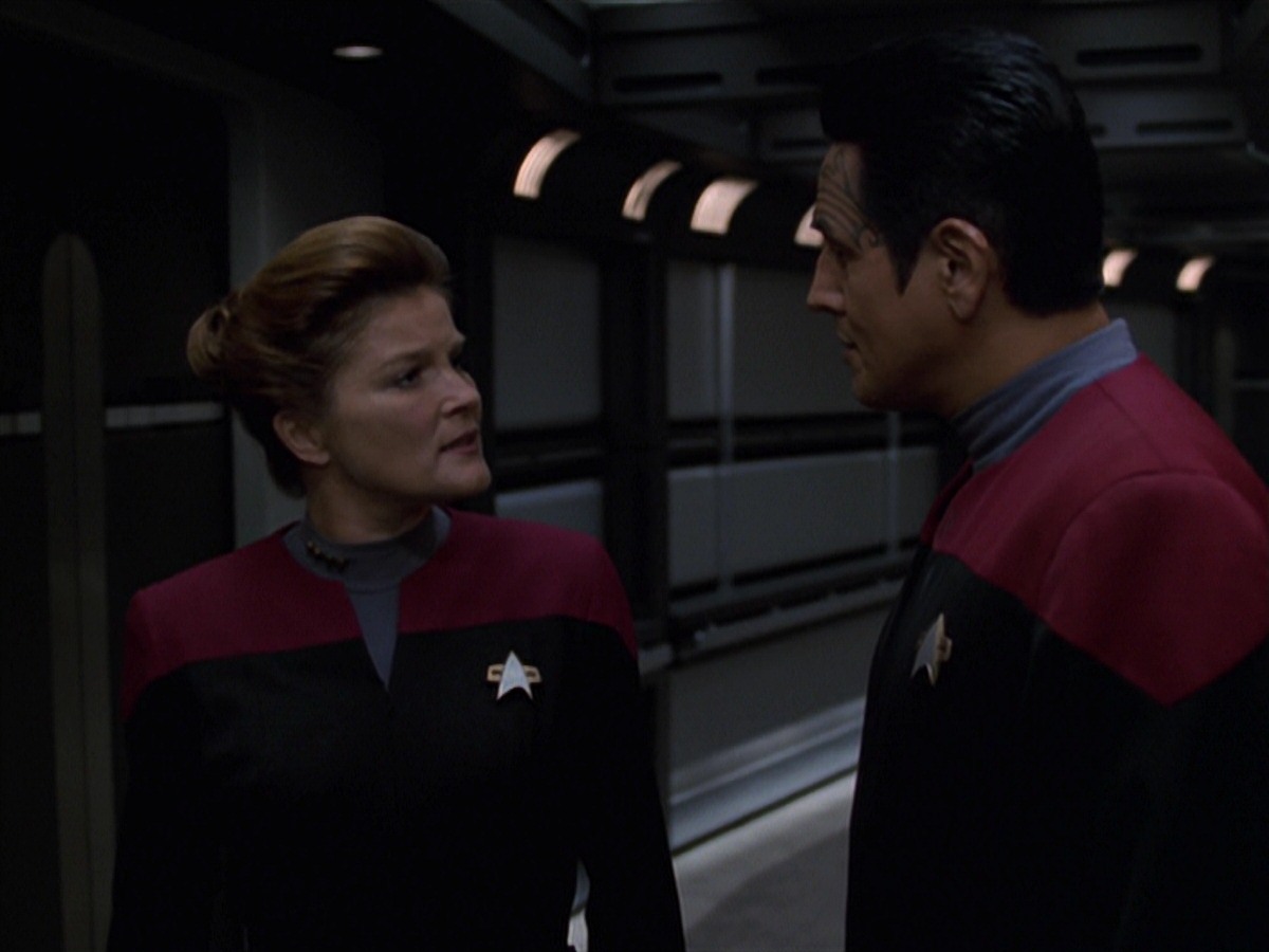 extant_StarTrek_VOY_7x11-Shattered_1753.jpg