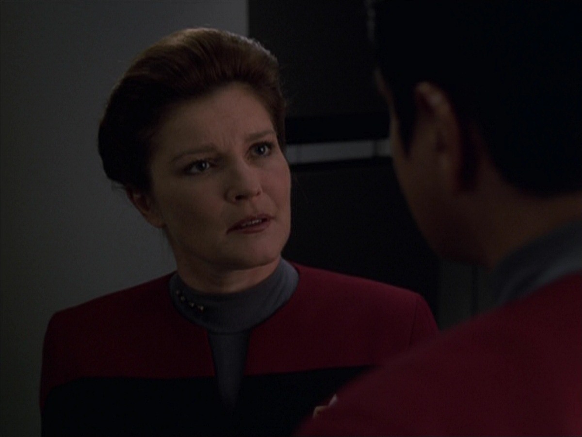 extant_StarTrek_VOY_7x11-Shattered_1759.jpg