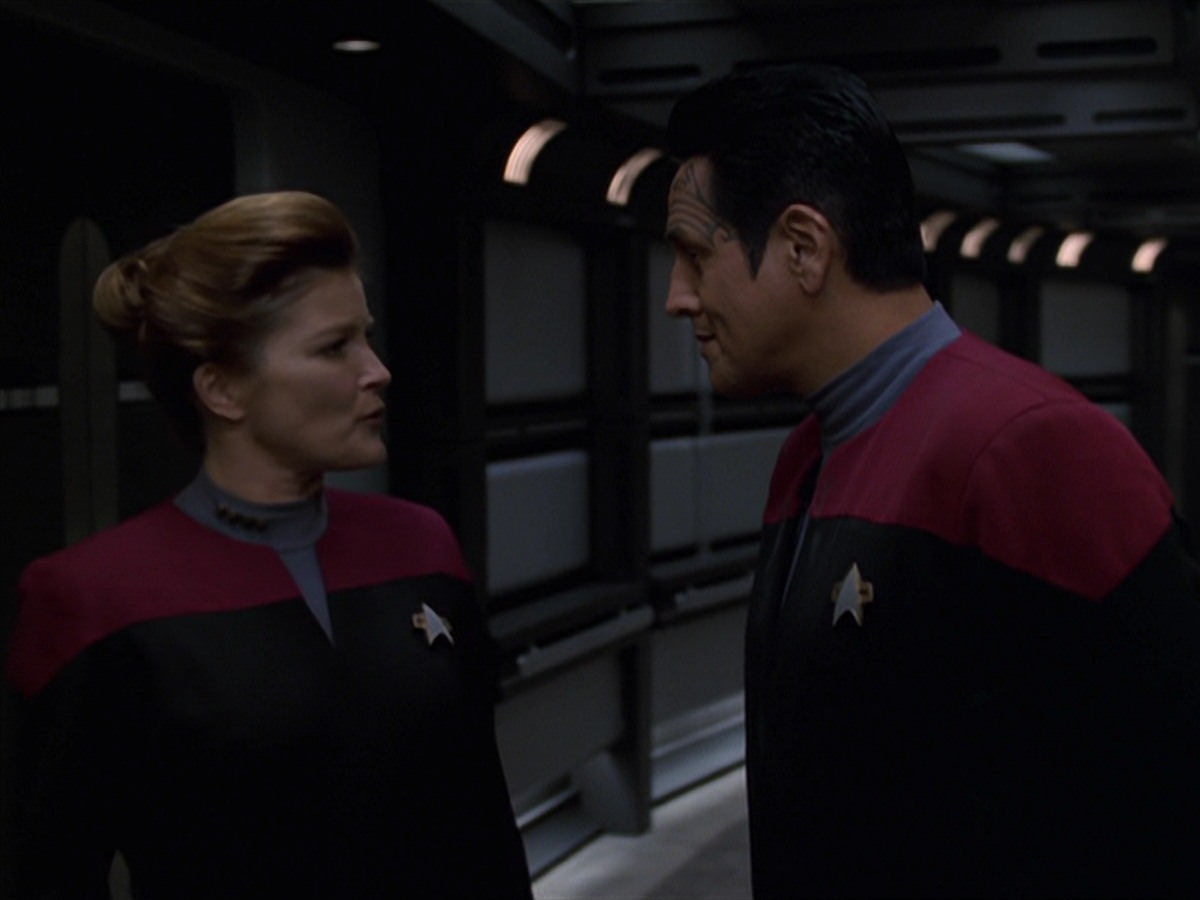 extant_StarTrek_VOY_7x11-Shattered_1779.jpg