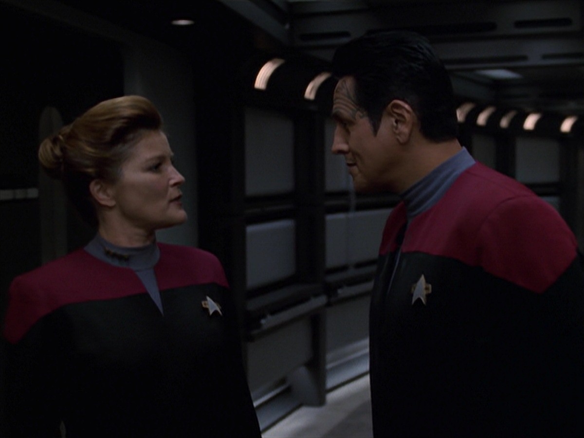 extant_StarTrek_VOY_7x11-Shattered_1780.jpg
