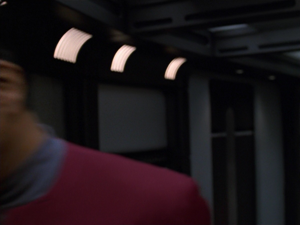 extant_StarTrek_VOY_7x11-Shattered_1788.jpg