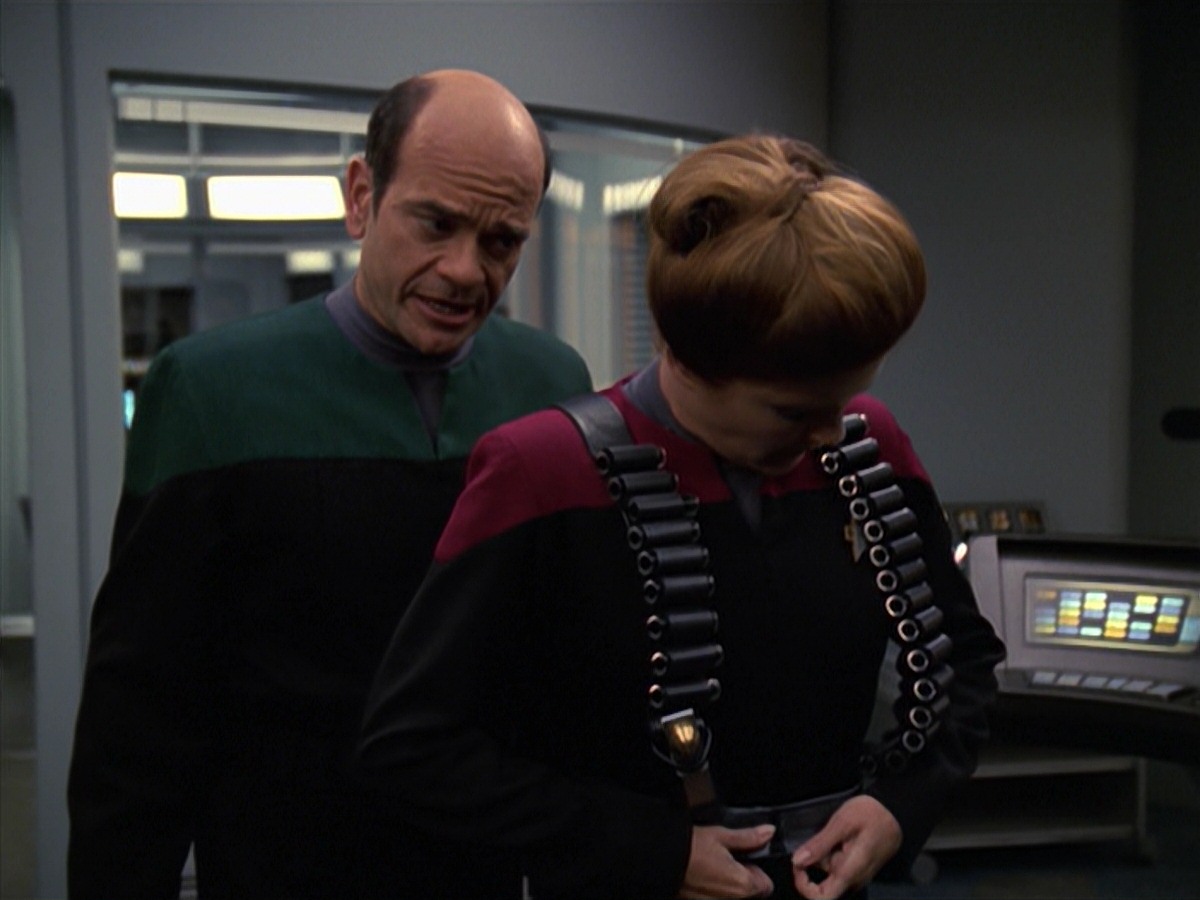 extant_StarTrek_VOY_7x11-Shattered_1796.jpg