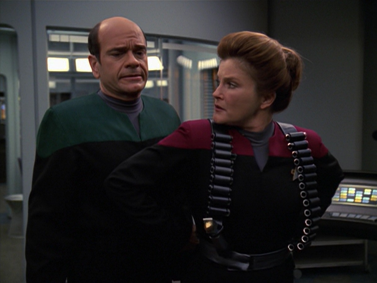 extant_StarTrek_VOY_7x11-Shattered_1802.jpg