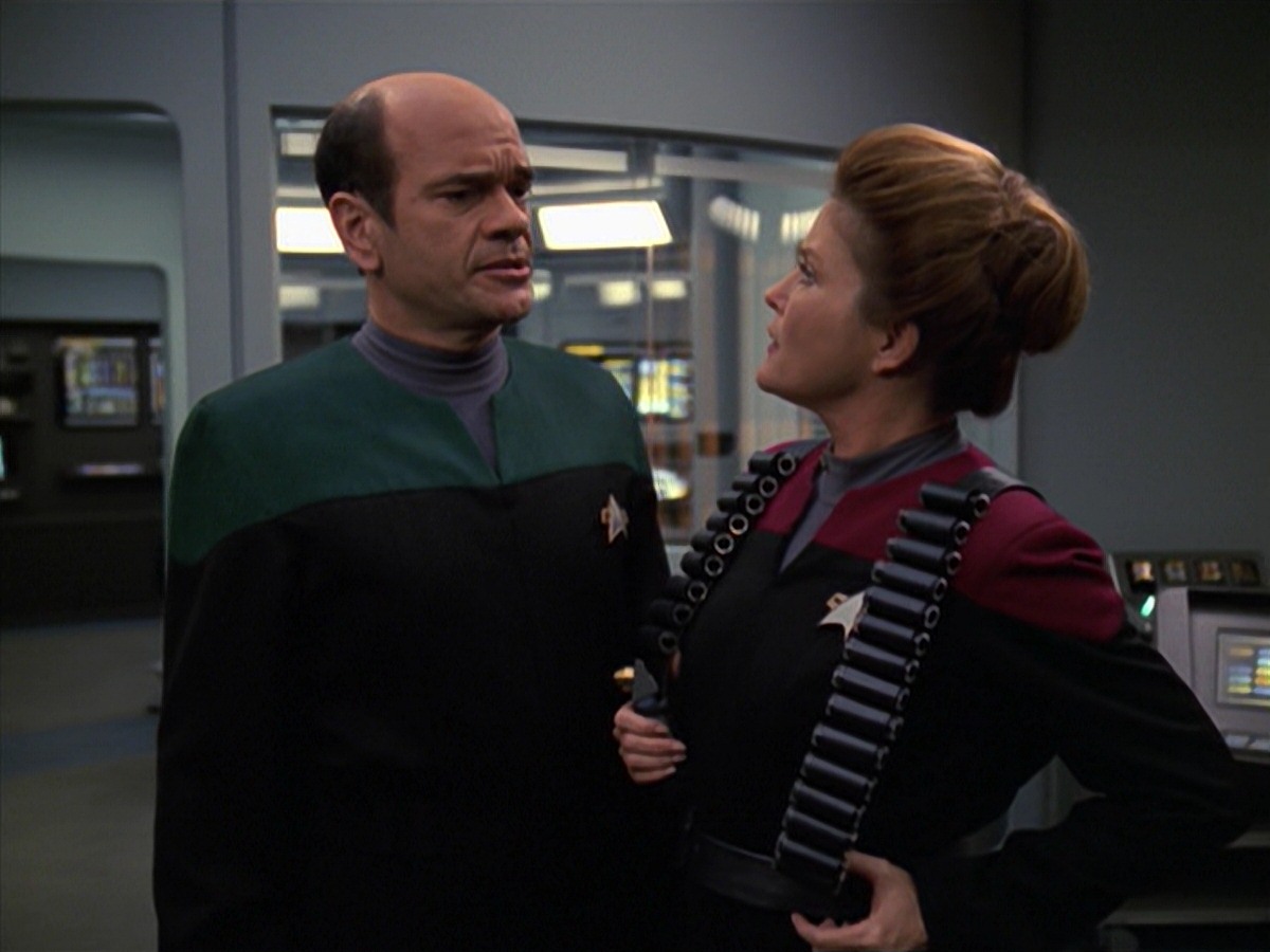 extant_StarTrek_VOY_7x11-Shattered_1816.jpg