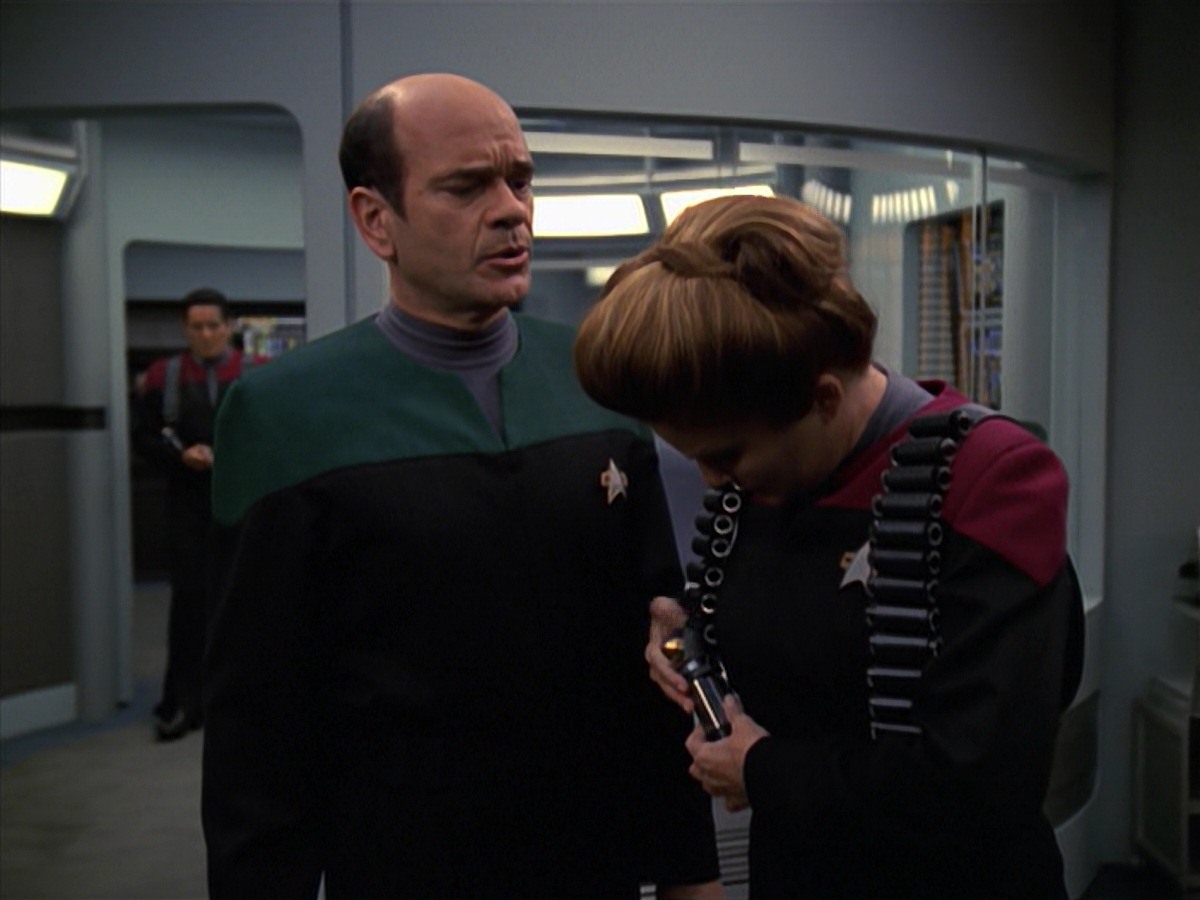 extant_StarTrek_VOY_7x11-Shattered_1818.jpg
