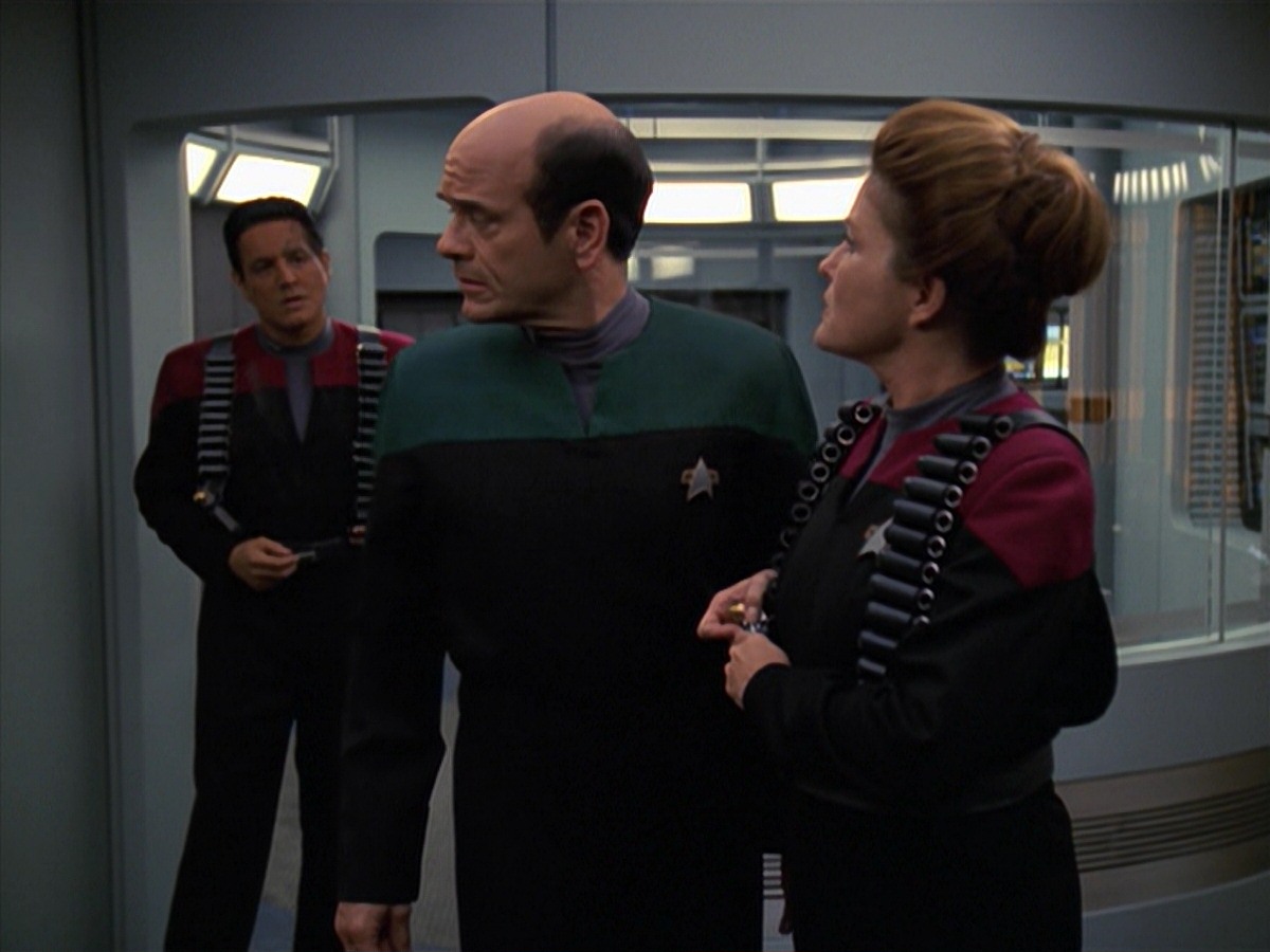 extant_StarTrek_VOY_7x11-Shattered_1828.jpg
