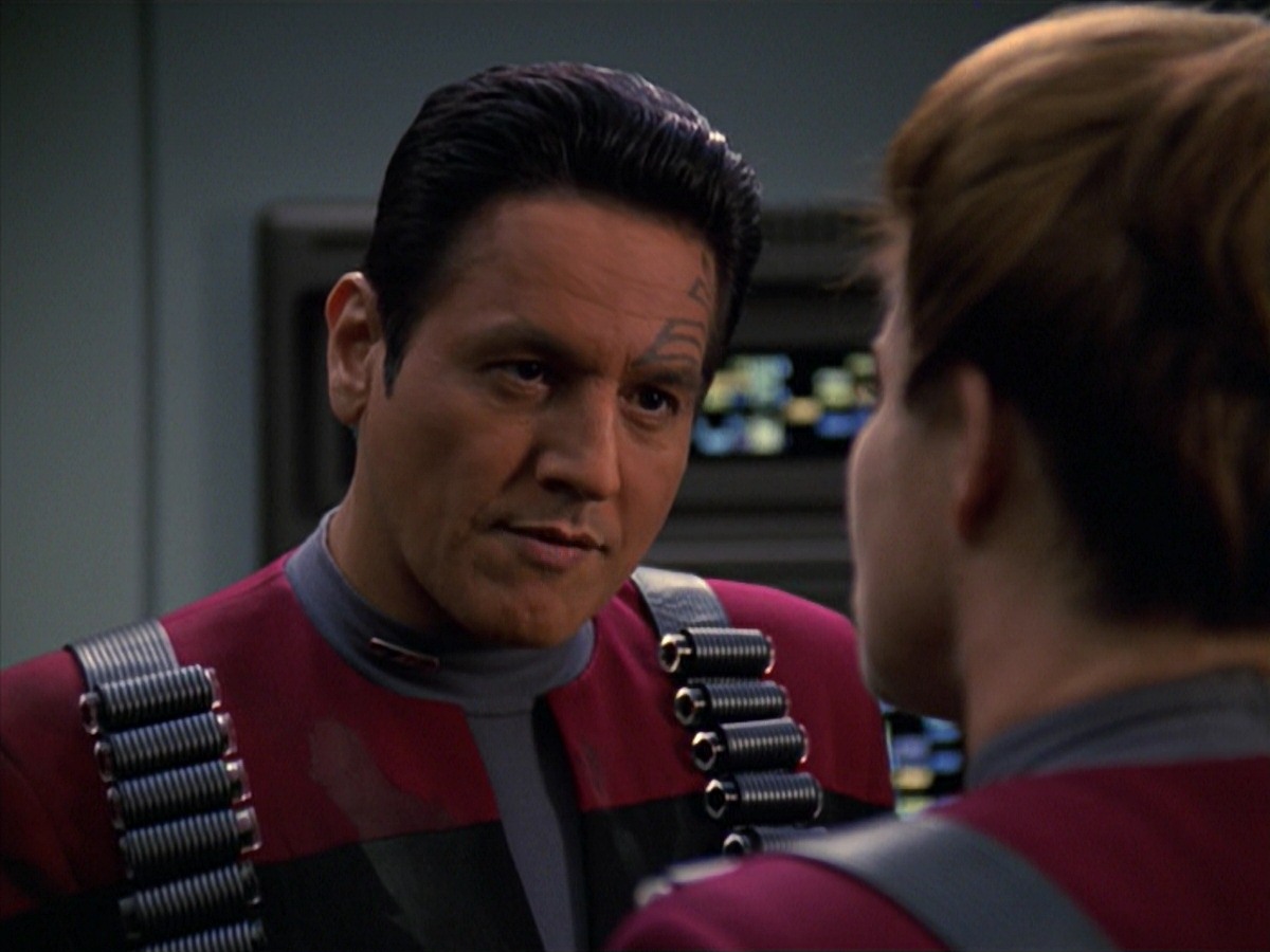 extant_StarTrek_VOY_7x11-Shattered_1872.jpg