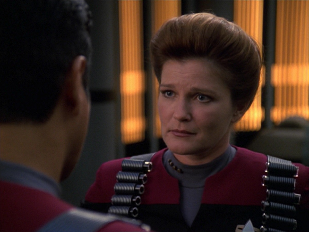 extant_StarTrek_VOY_7x11-Shattered_1884.jpg