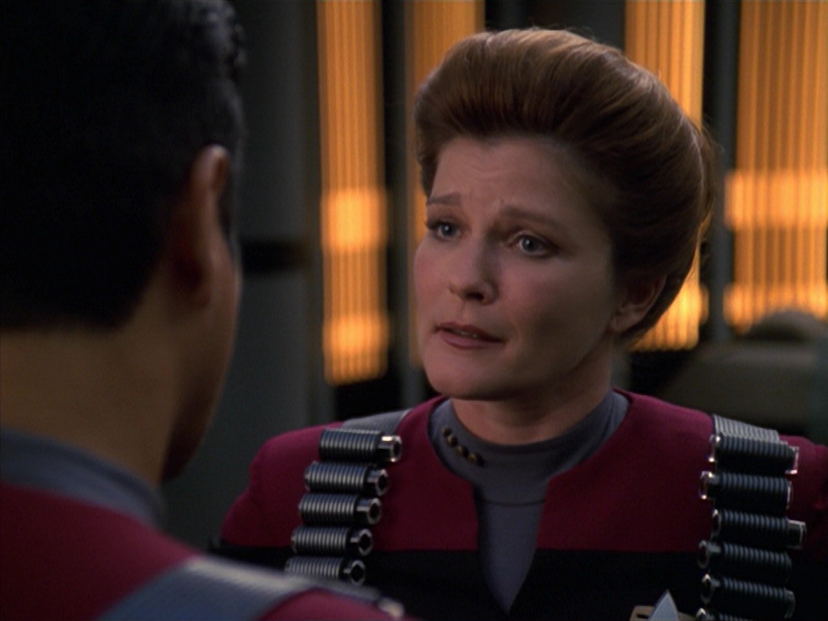 extant_StarTrek_VOY_7x11-Shattered_1885.jpg