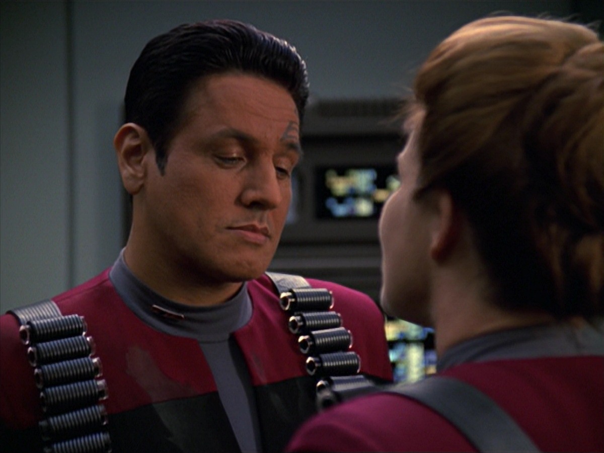 extant_StarTrek_VOY_7x11-Shattered_1886.jpg