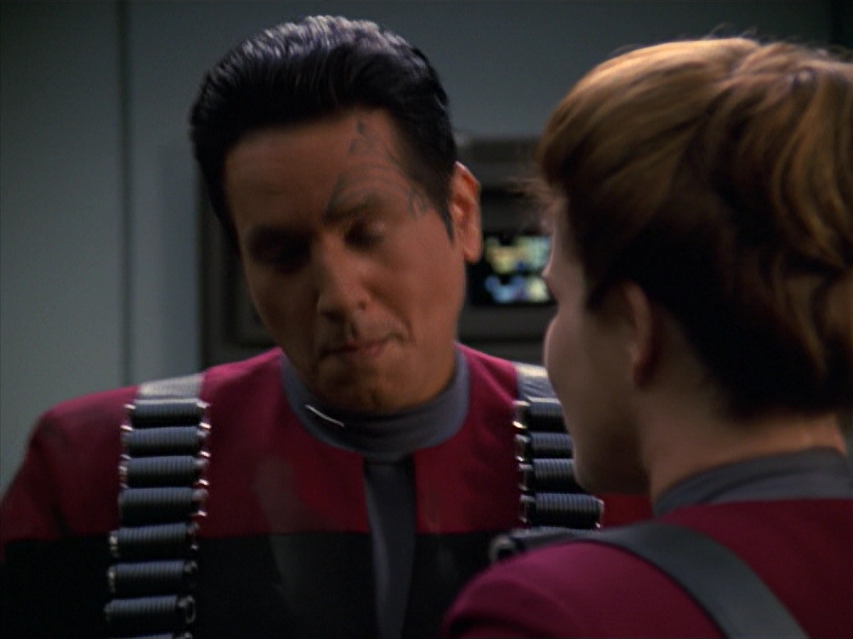 extant_StarTrek_VOY_7x11-Shattered_1888.jpg