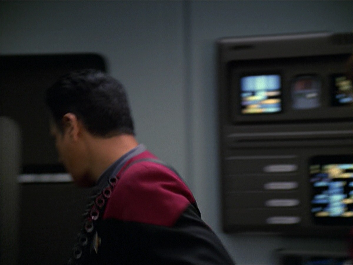 extant_StarTrek_VOY_7x11-Shattered_1889.jpg