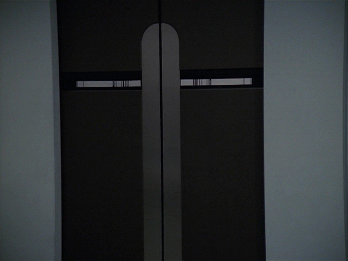extant_StarTrek_VOY_7x11-Shattered_1895.jpg
