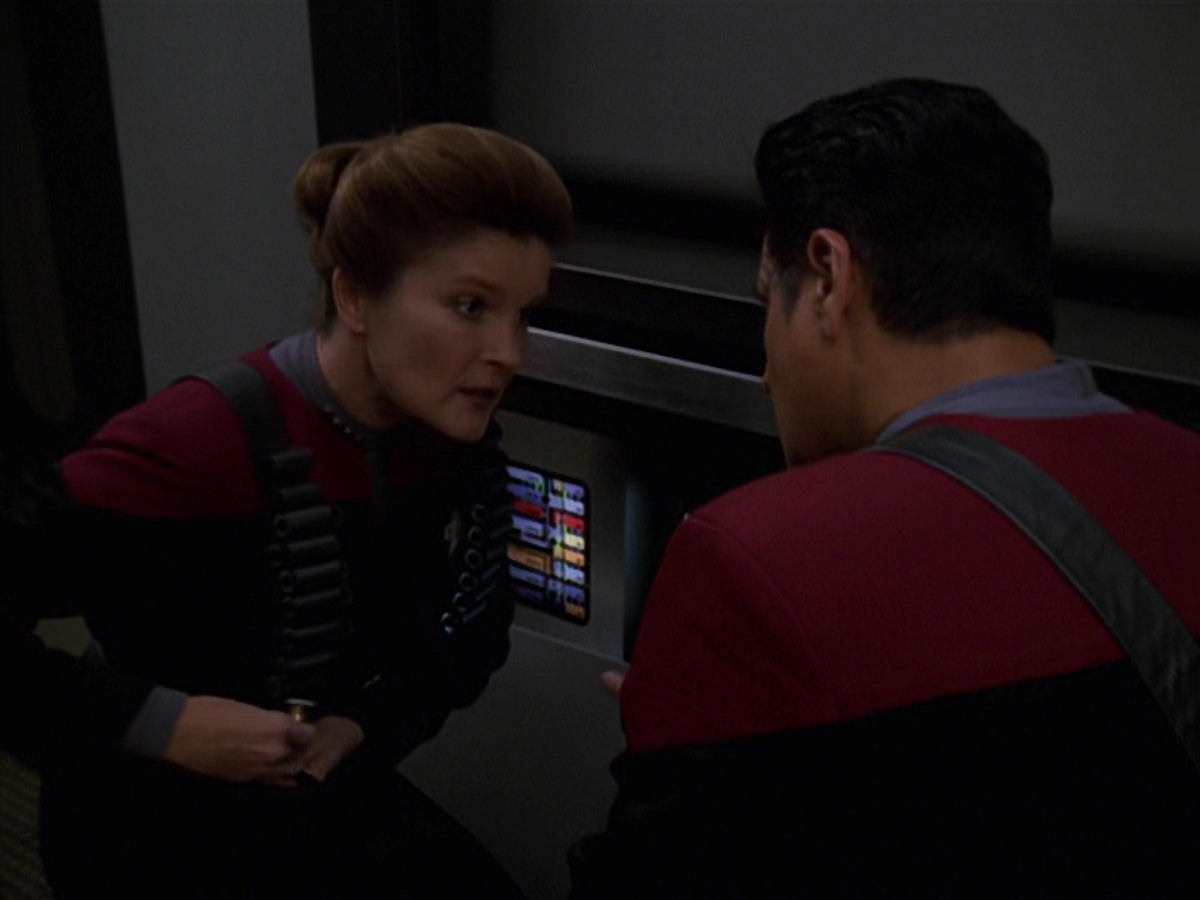 extant_StarTrek_VOY_7x11-Shattered_1939.jpg