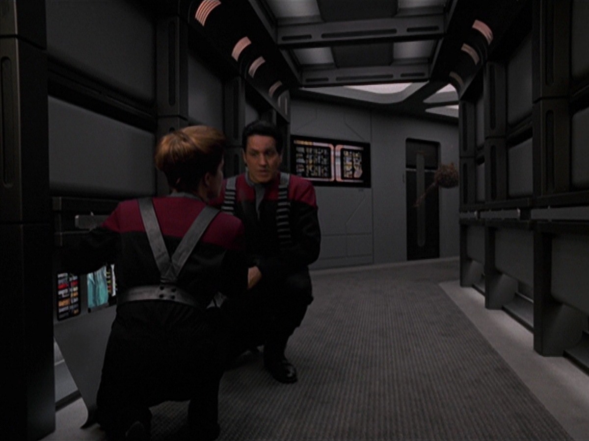 extant_StarTrek_VOY_7x11-Shattered_1967.jpg