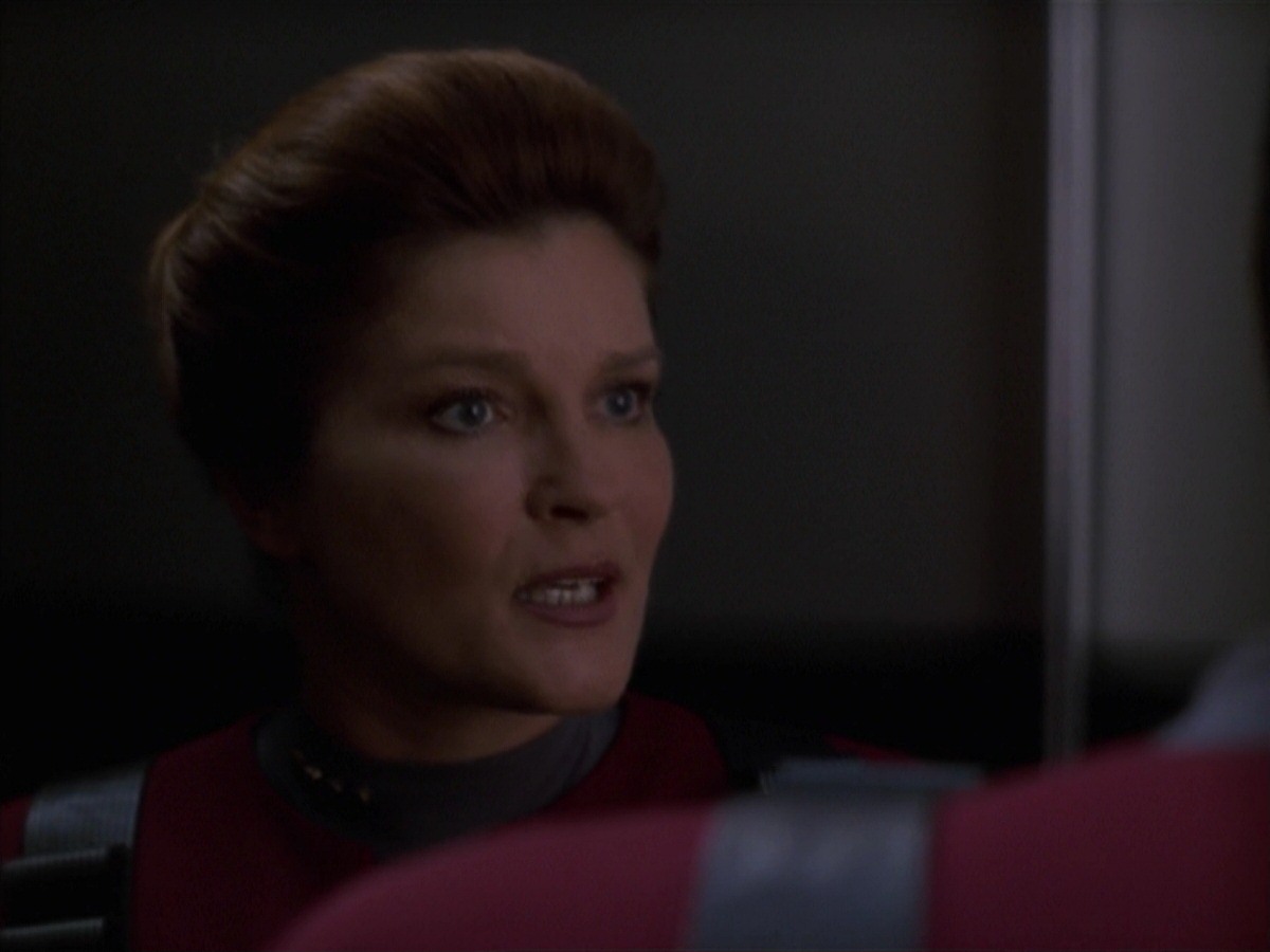 extant_StarTrek_VOY_7x11-Shattered_1979.jpg
