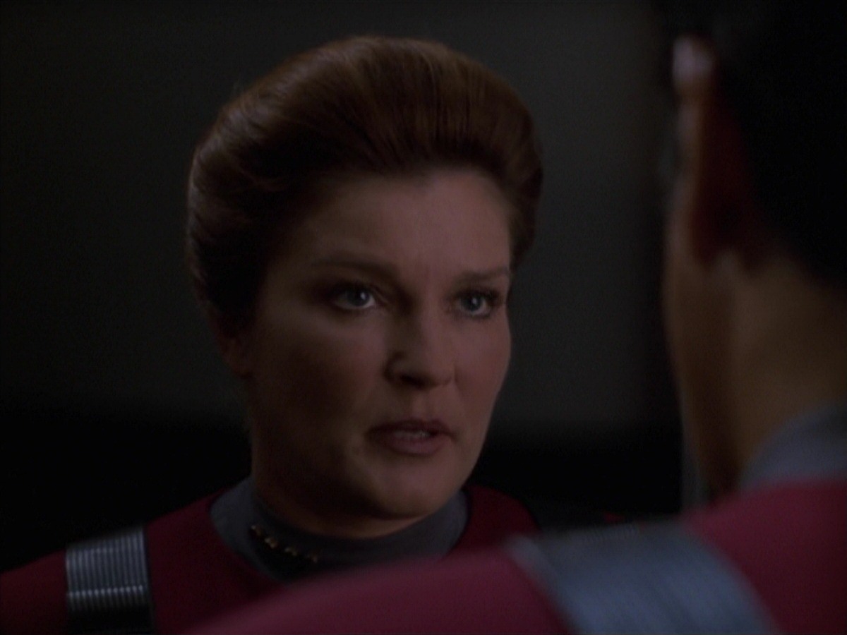 extant_StarTrek_VOY_7x11-Shattered_1992.jpg