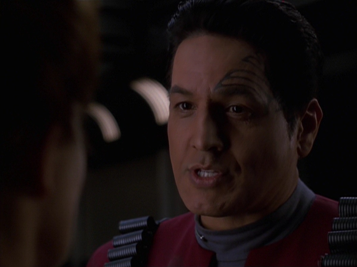 extant_StarTrek_VOY_7x11-Shattered_2004.jpg