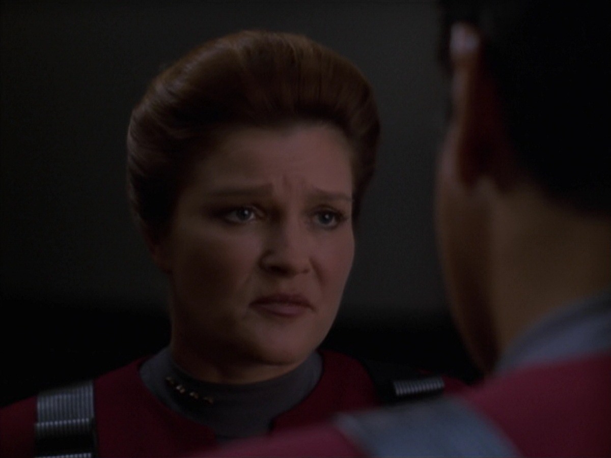 extant_StarTrek_VOY_7x11-Shattered_2007.jpg