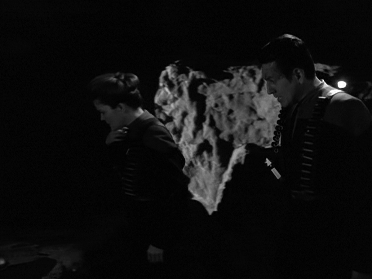 extant_StarTrek_VOY_7x11-Shattered_2034.jpg