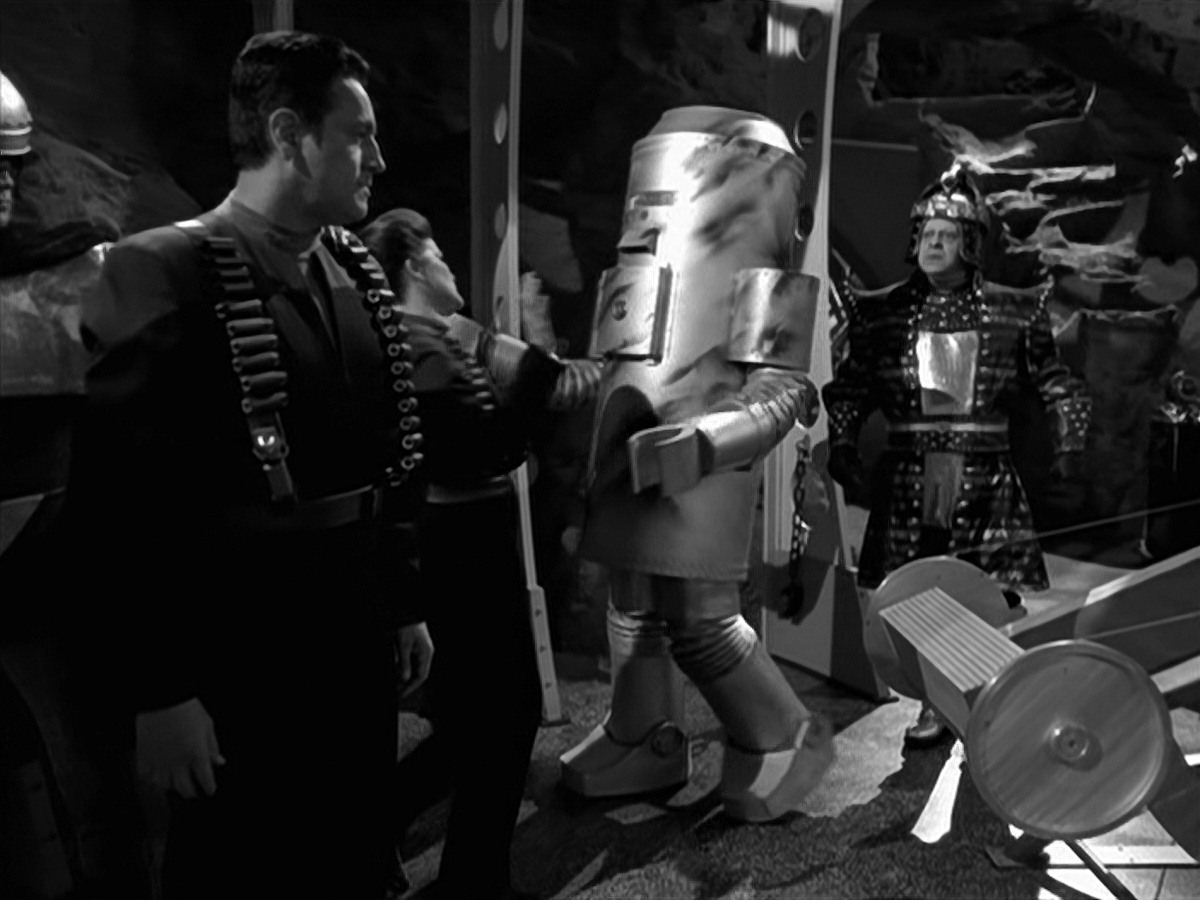 extant_StarTrek_VOY_7x11-Shattered_2113.jpg