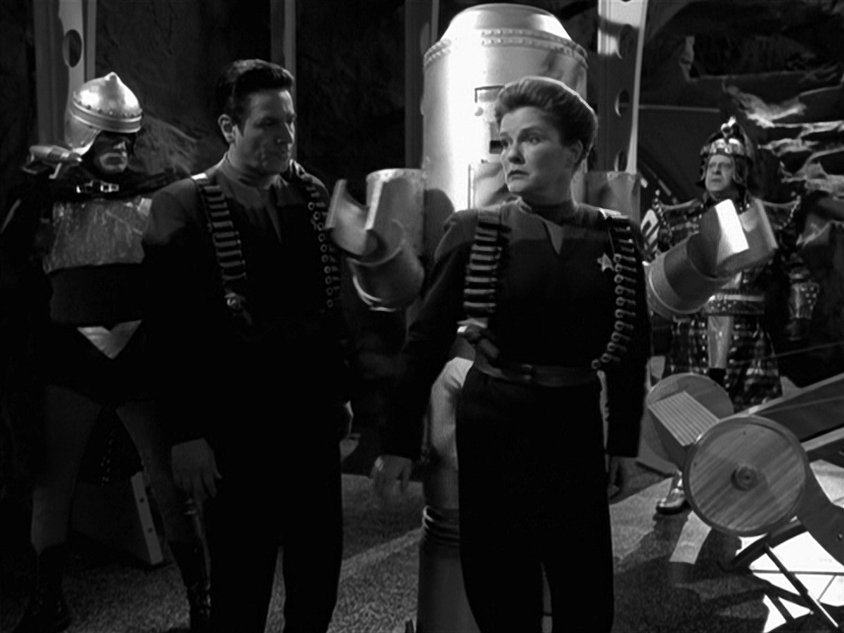 extant_StarTrek_VOY_7x11-Shattered_2119.jpg