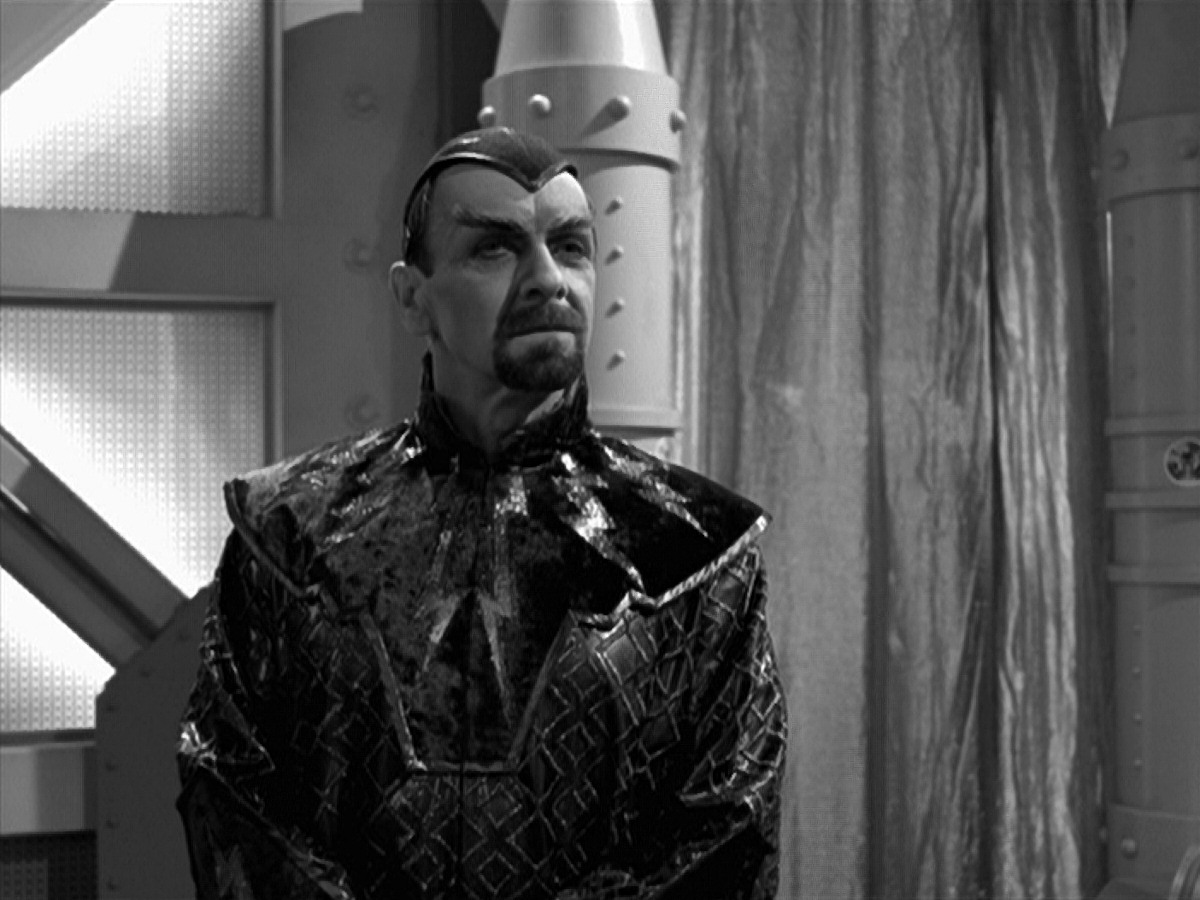 extant_StarTrek_VOY_7x11-Shattered_2129.jpg