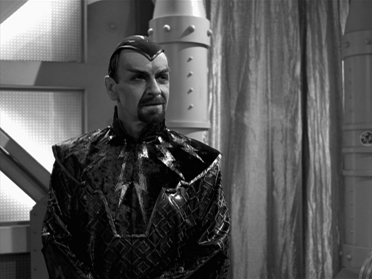 extant_StarTrek_VOY_7x11-Shattered_2140.jpg