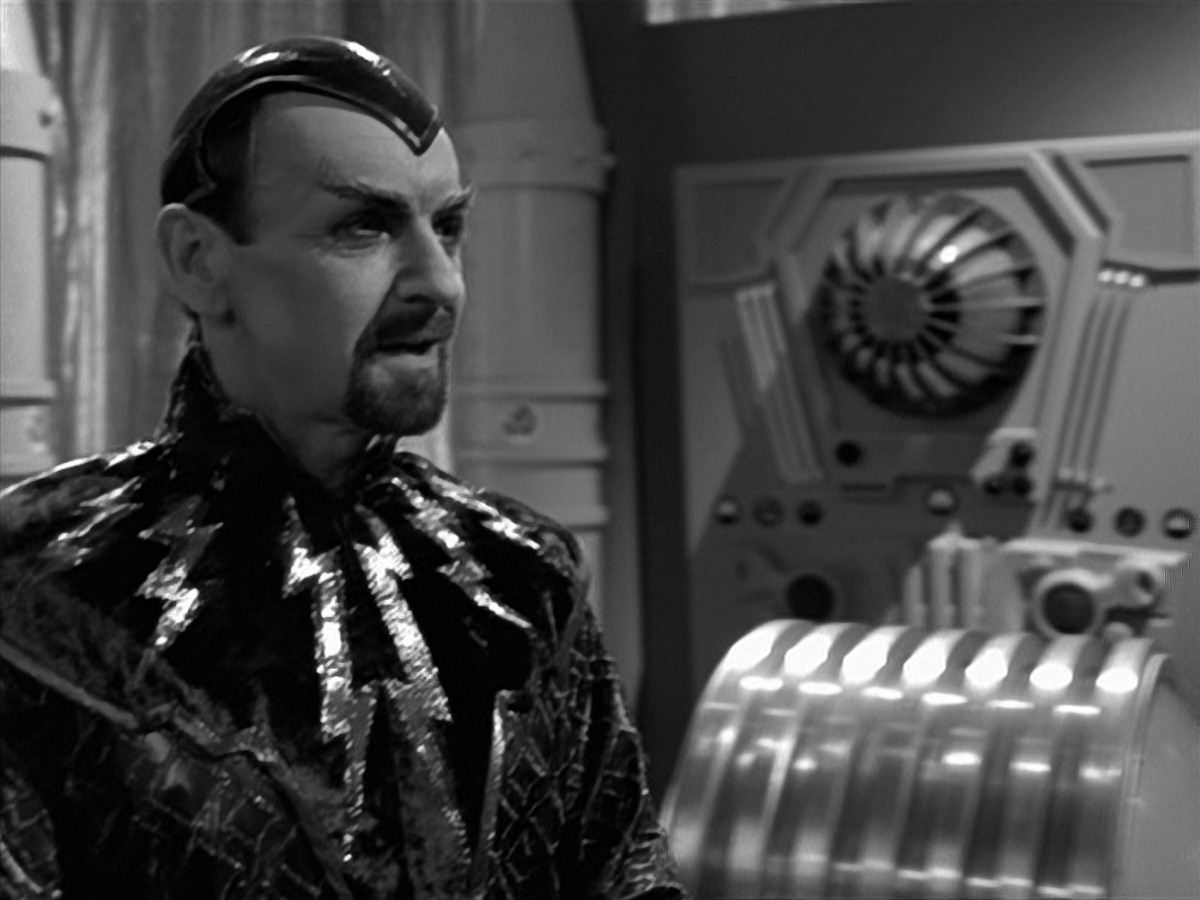 extant_StarTrek_VOY_7x11-Shattered_2143.jpg